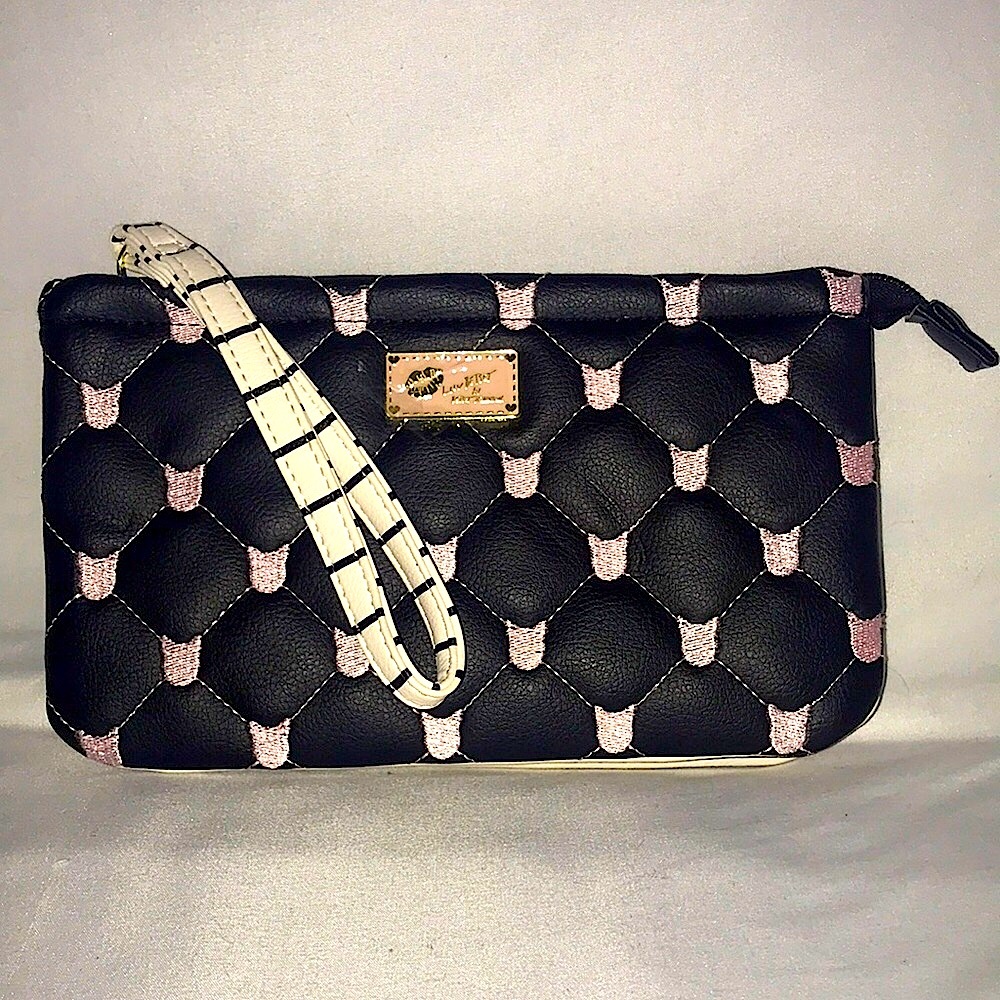New✨Luv Betsy by Betsy Johnson Clutch/wristlet